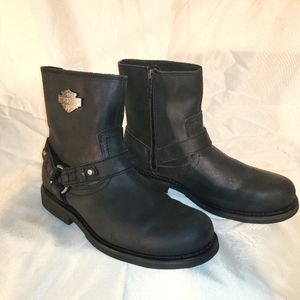 Harley Davidson - Blac- leather low cut riding boot, size- 10 - $120